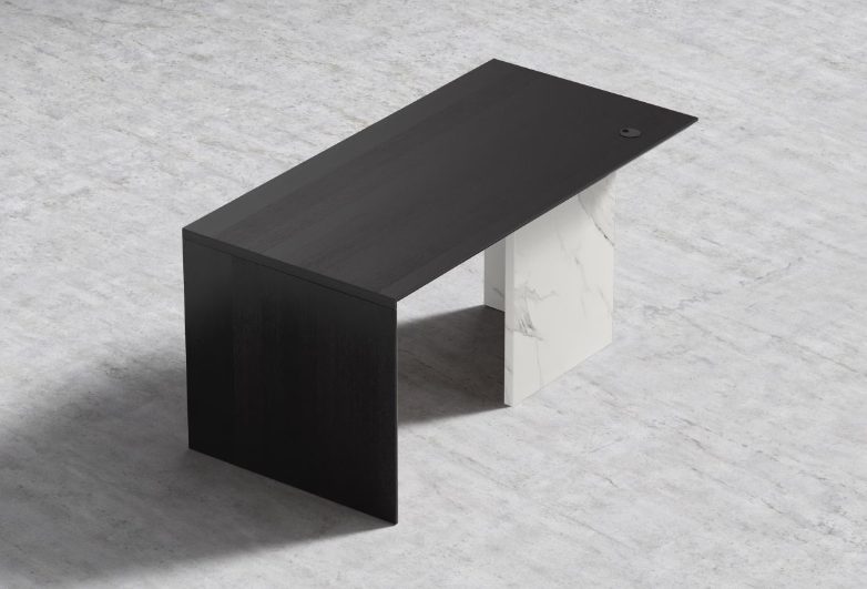 Gia Desk