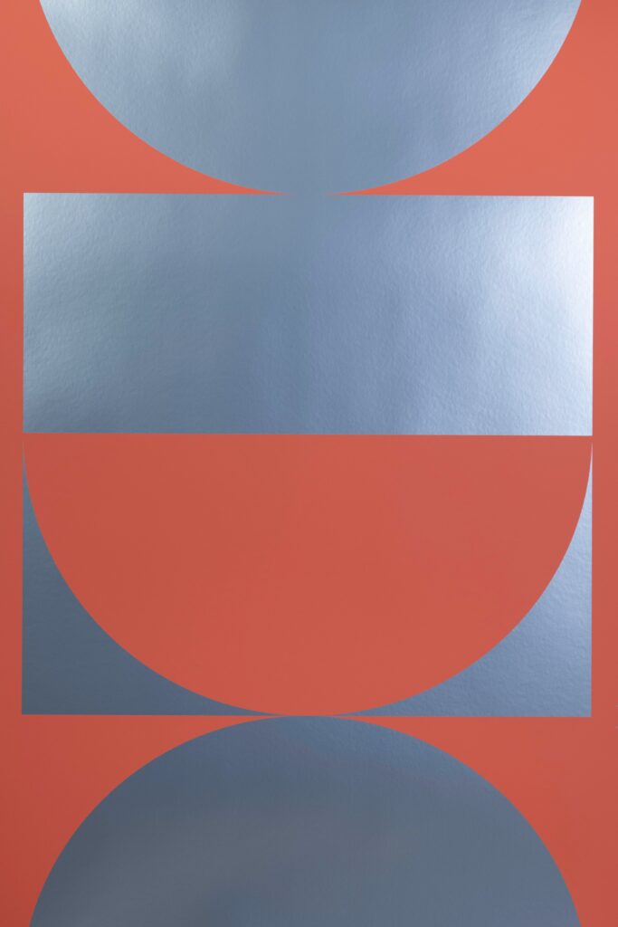 Strawberry colorway of Brasilia wallpaper