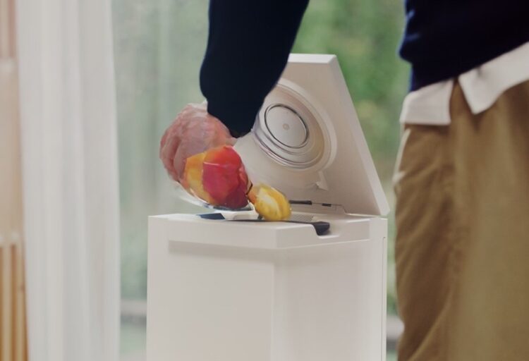 RENEVV food waste compactor