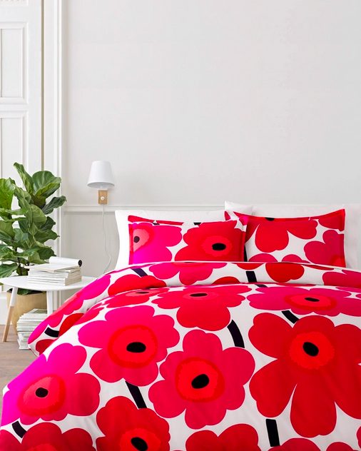 Unikko design on a bed in situ