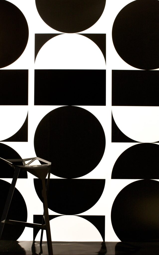 The bold and vibrant Brasilia wallpaper in situ for Flavor Paper