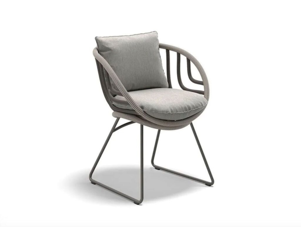 Dedon Kida in gray