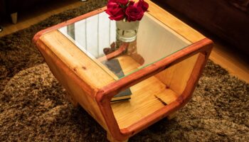 K-OVA Table by Sebastian Medrano Casas