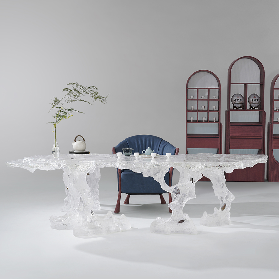 Large table made of glacier crystal glass by Gordon Gu