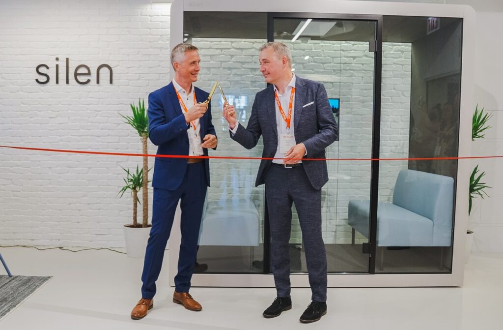 Silen ribbon-cutting ceremony