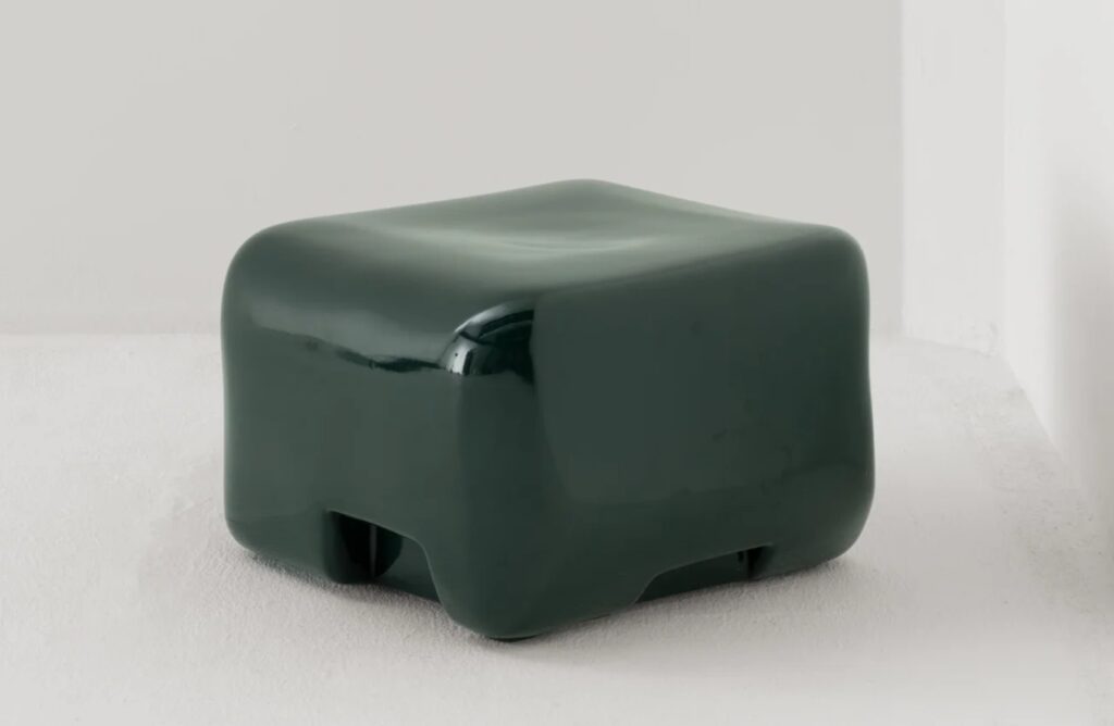 Cobble stool in green