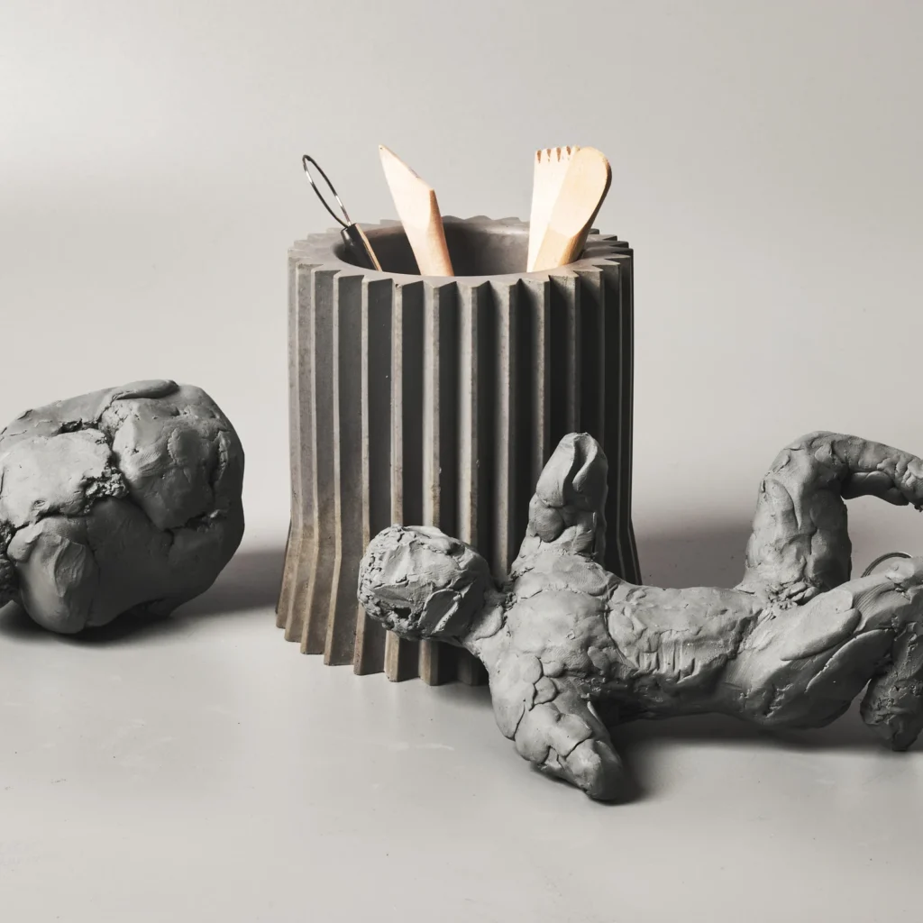 Concrete Toothbrush Holder with ceramics tools