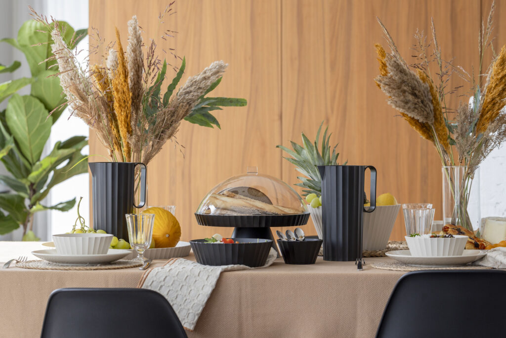 Sometimes It Is Black and White! Paestum Tableware Collection