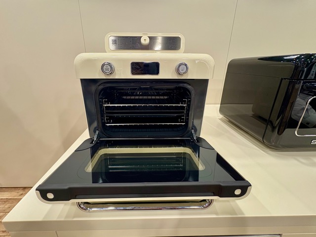 KBIS Combi Oven in Cream