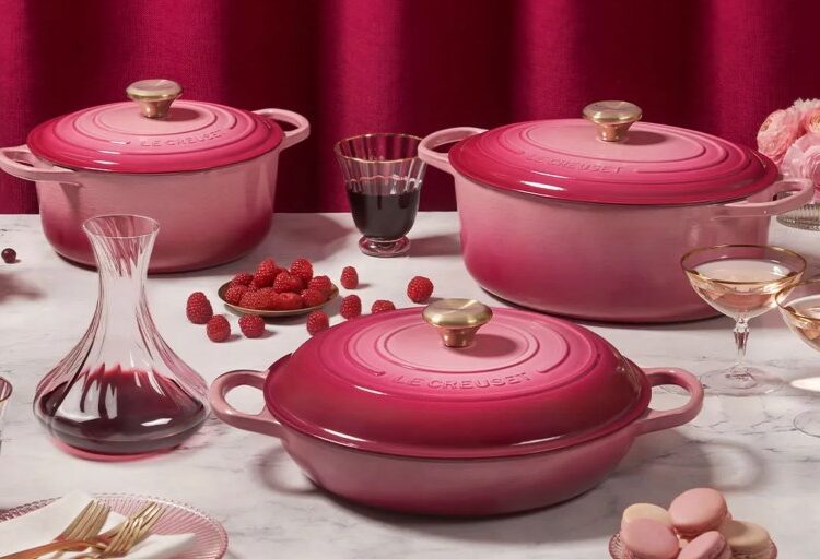 Le Creuset Signature Round Dutch Oven in Berry