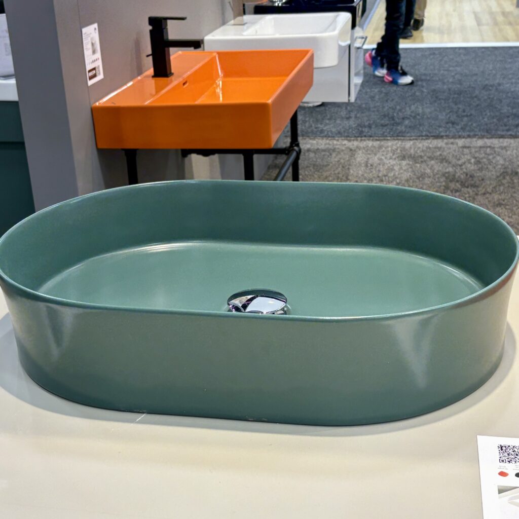 Bocchi colorful sinks