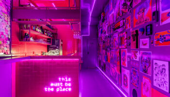 Bar Buraco Quente Must be the Place