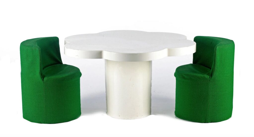 Margherita Table white with green chairs