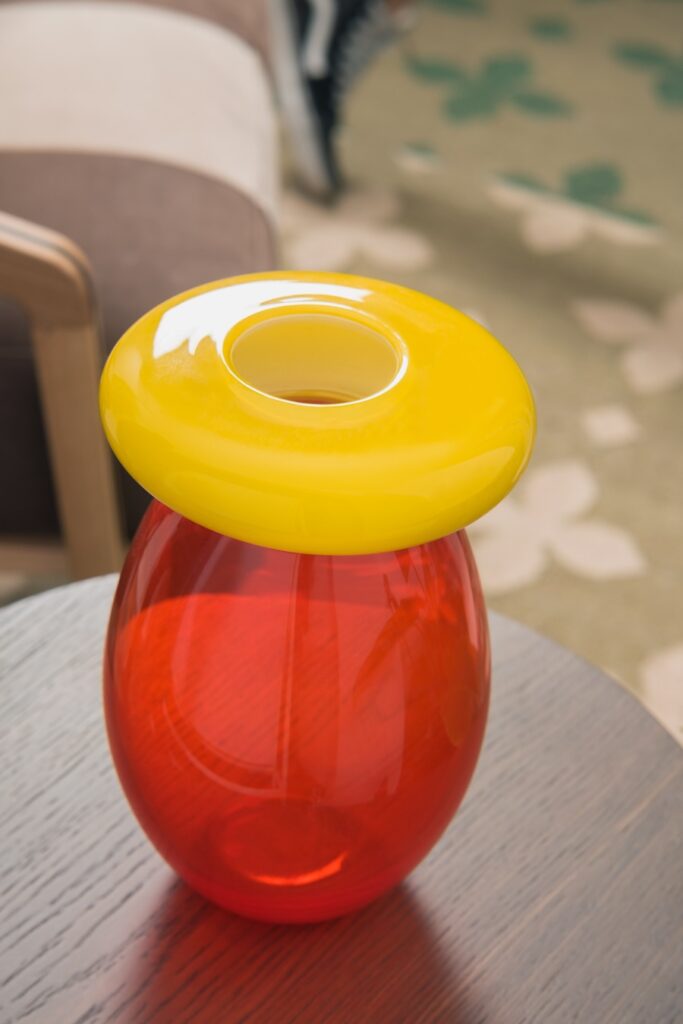 Queen Vase