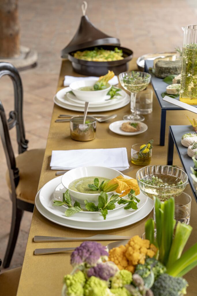 brunch table by knIndustrie