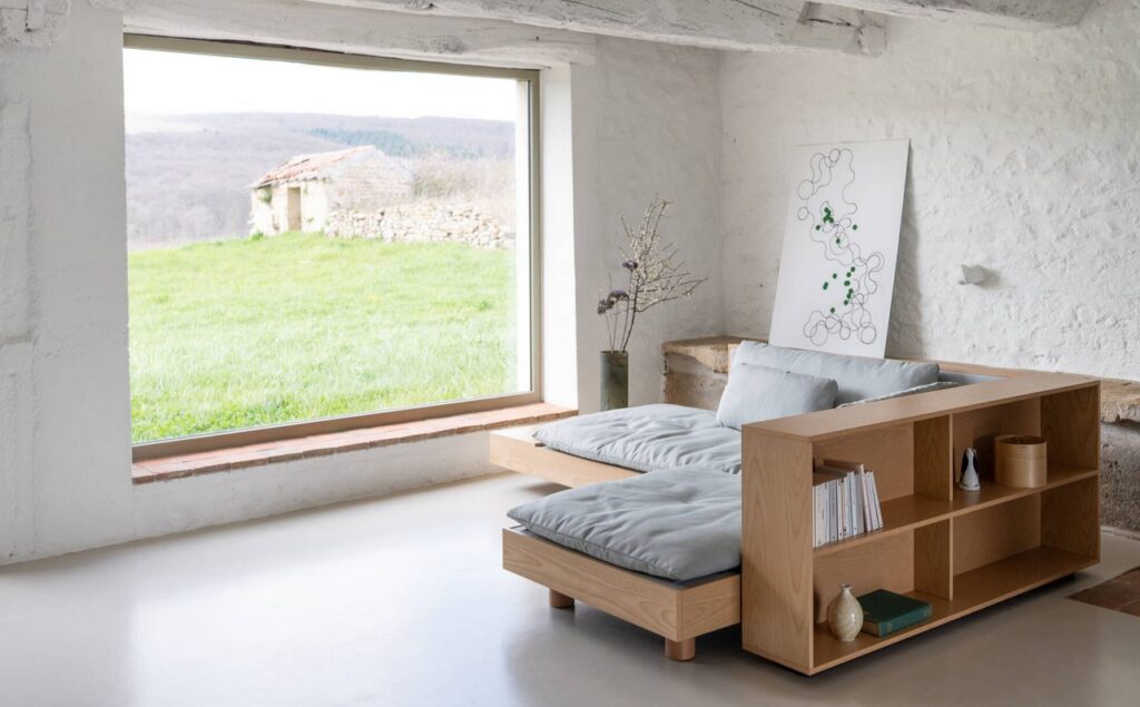 Kobold in open room with idyllic view