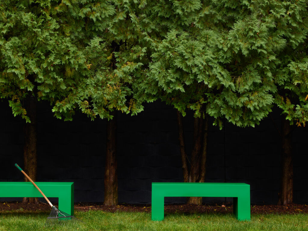 Vignelli Bench
