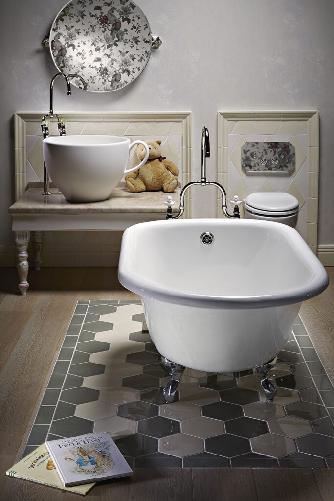 Junior cast iron bathtub