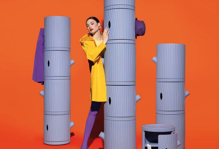 Tronco towers in blue with woman