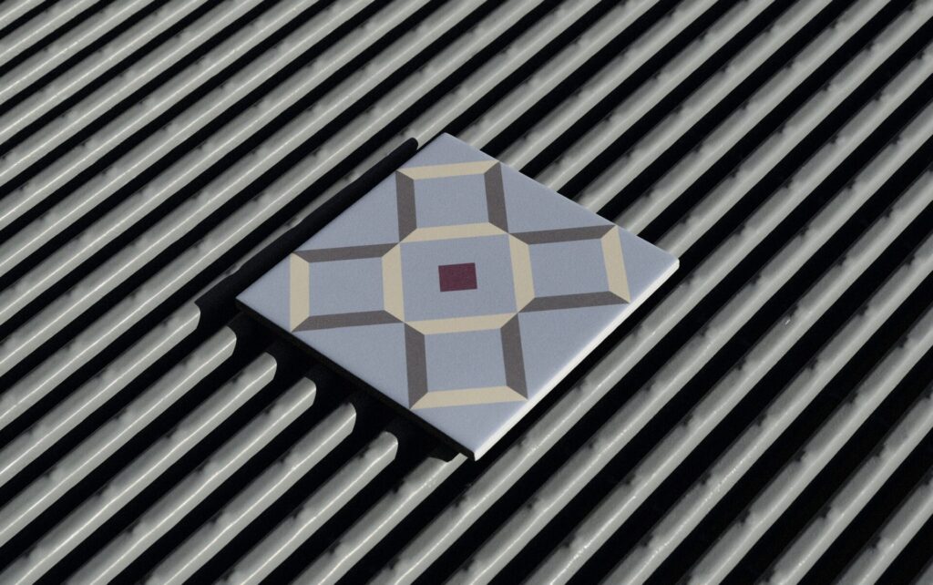 Geometric Tiles with a Graphic Pulse