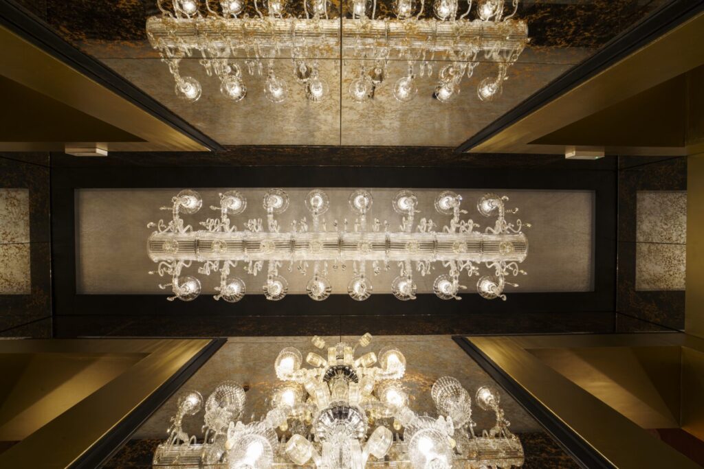 iDOGI’s Hand-Blown Glass Lights Aurea
