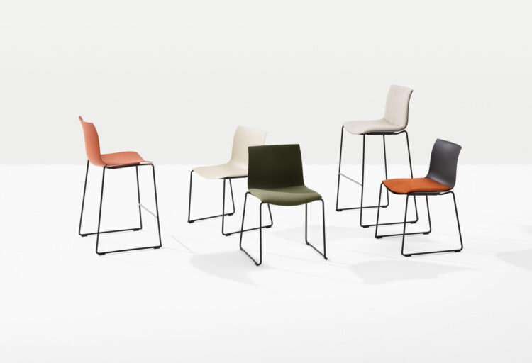 Arper Catifa (RE) 46 recycled seating collection with chairs and stools in recycled polypropylene on black sled bases.